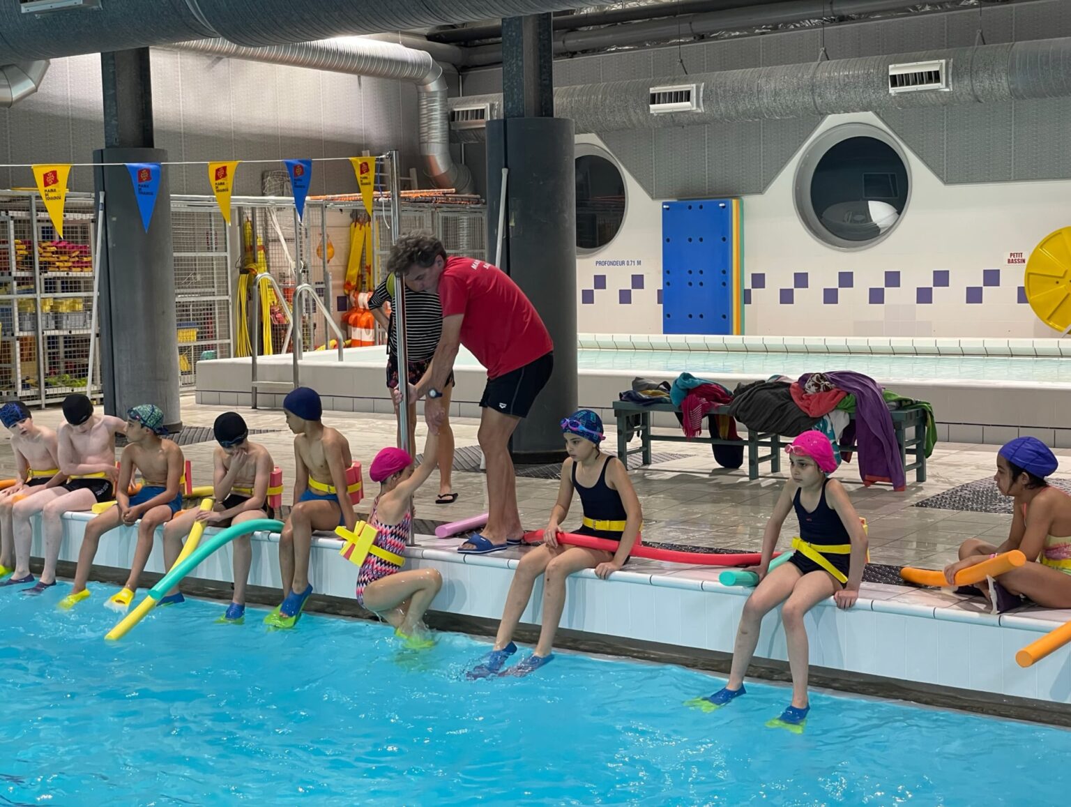 CPA Ancienne Digoin 71 - Société De Natation Et De Sauvetage - Noir Et Blanc